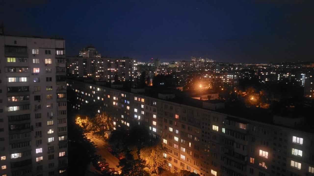 Світла, Комфортна Квартира Біля Метро Мінська Киев Екстериор снимка